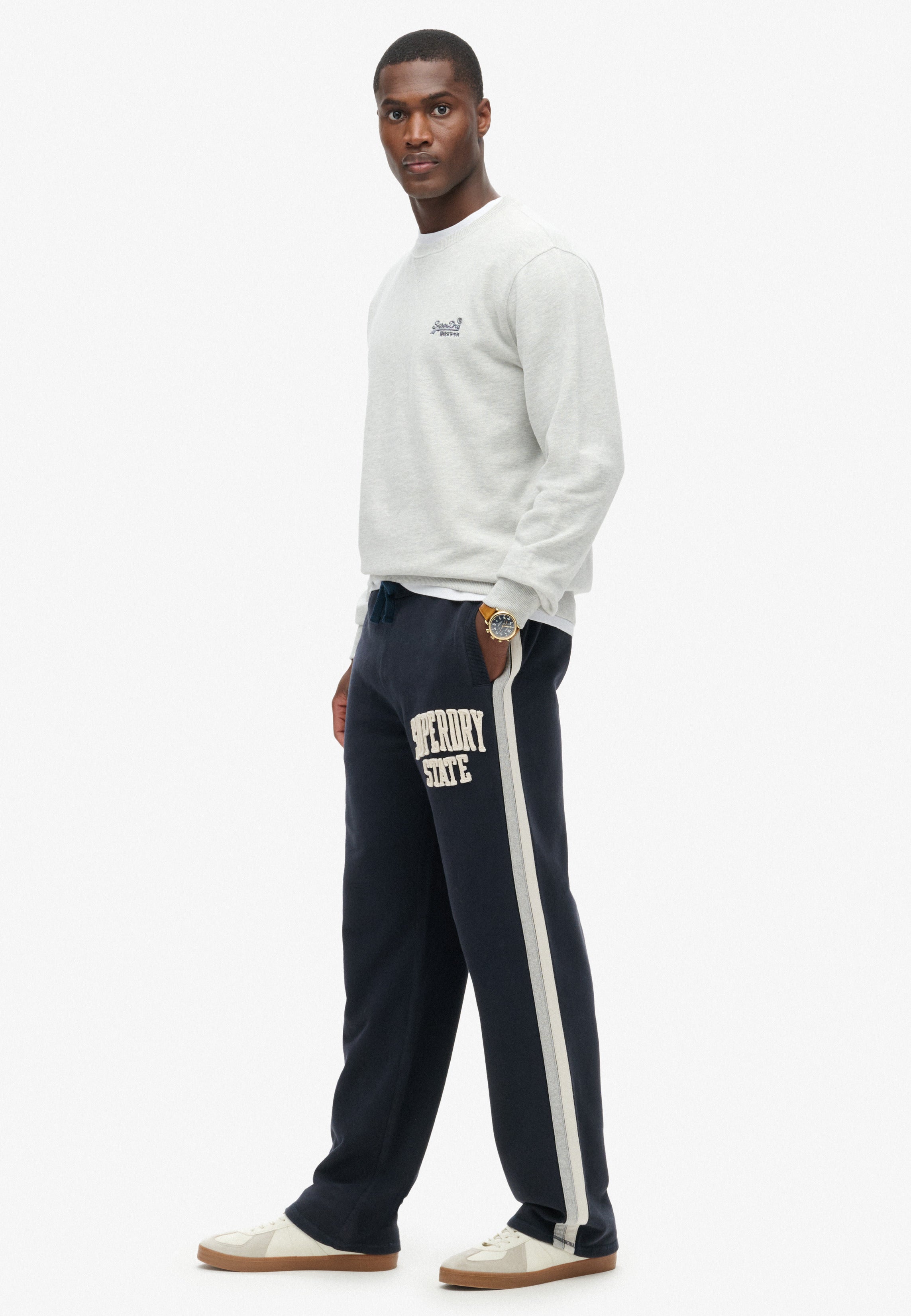 بنطال رياضي كلاسيكي واسع الساقين