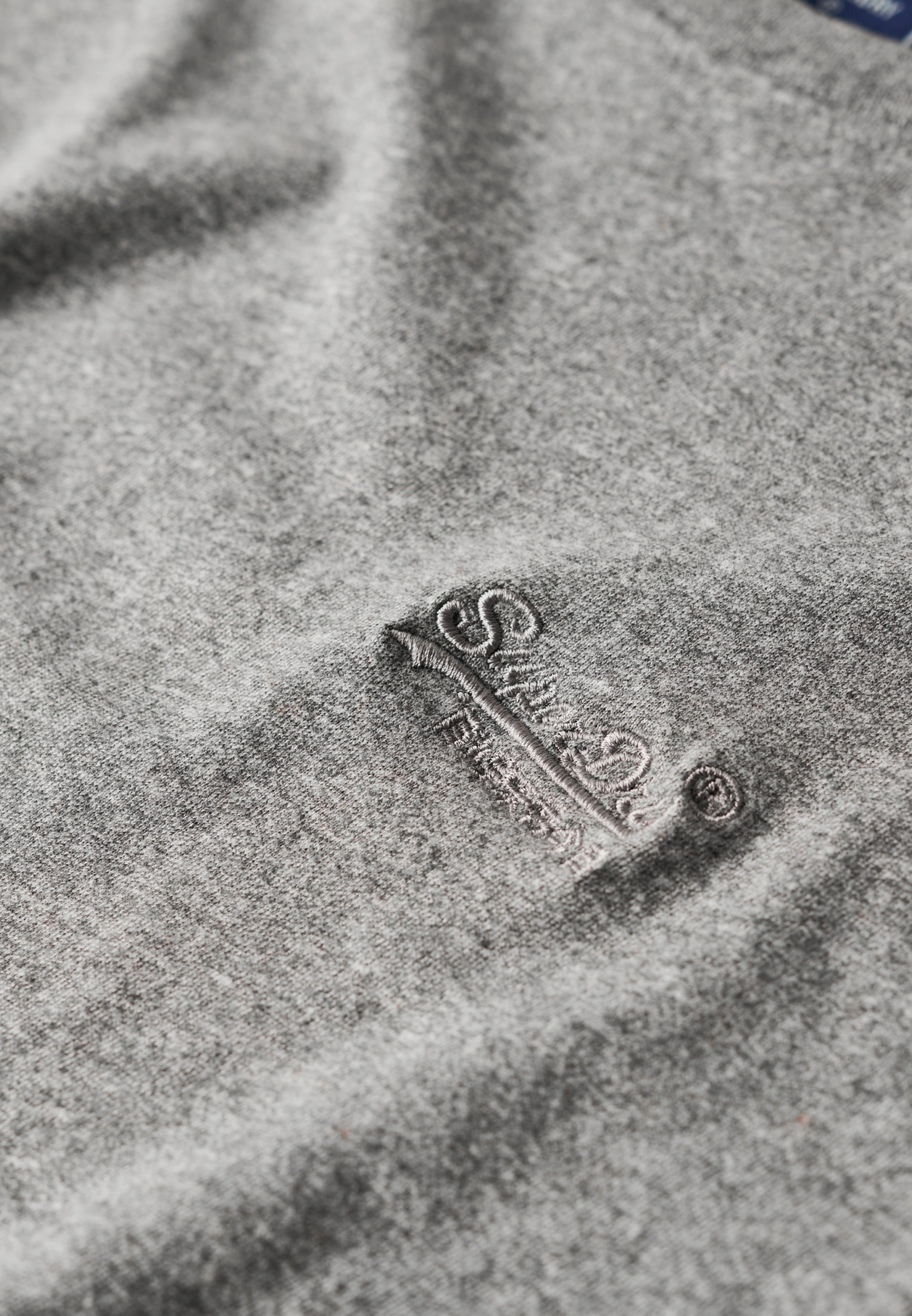 ESSENTIAL LOGO T-SHIRT