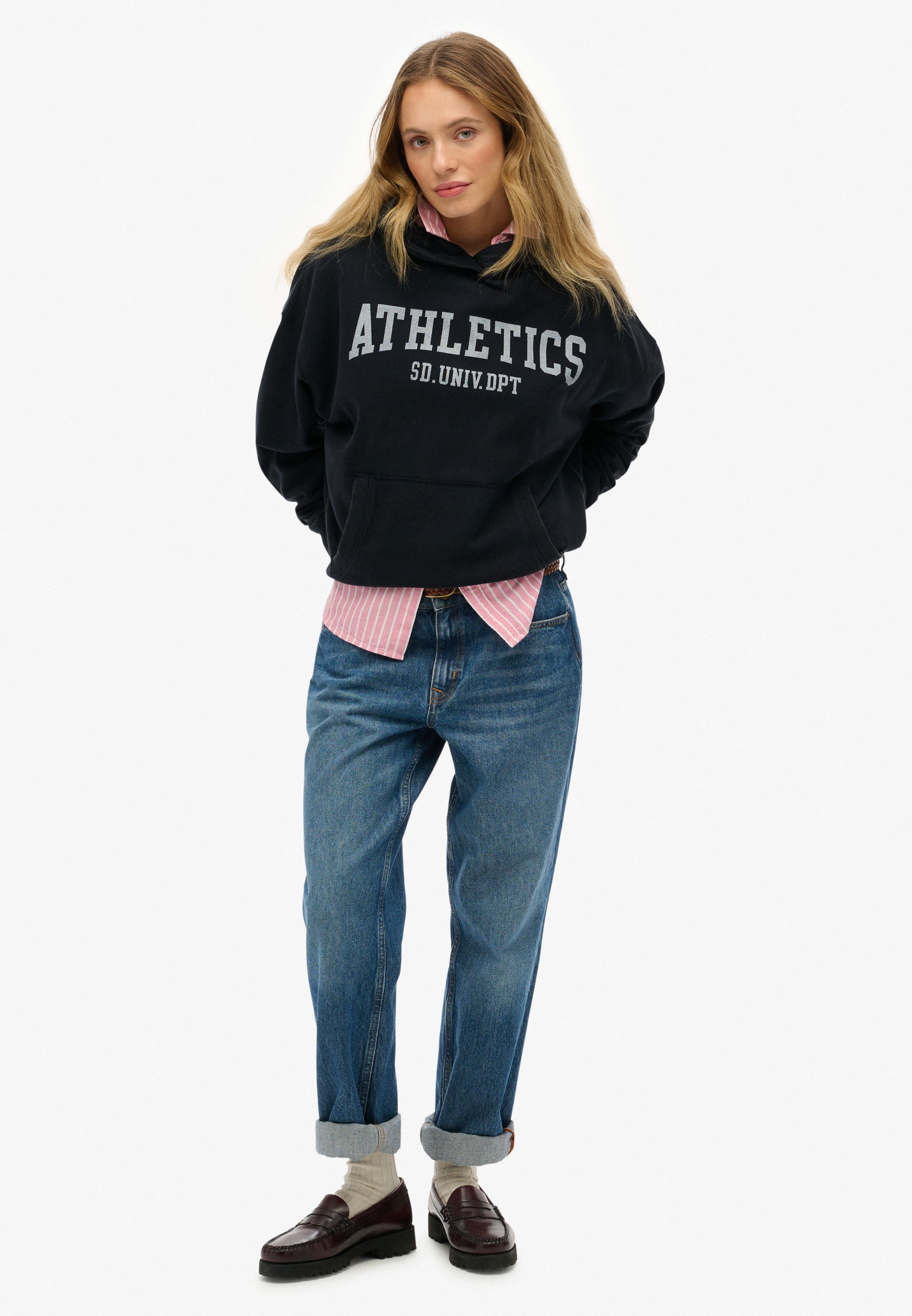 هودي رياضي مريح من أساسيات الرياضة