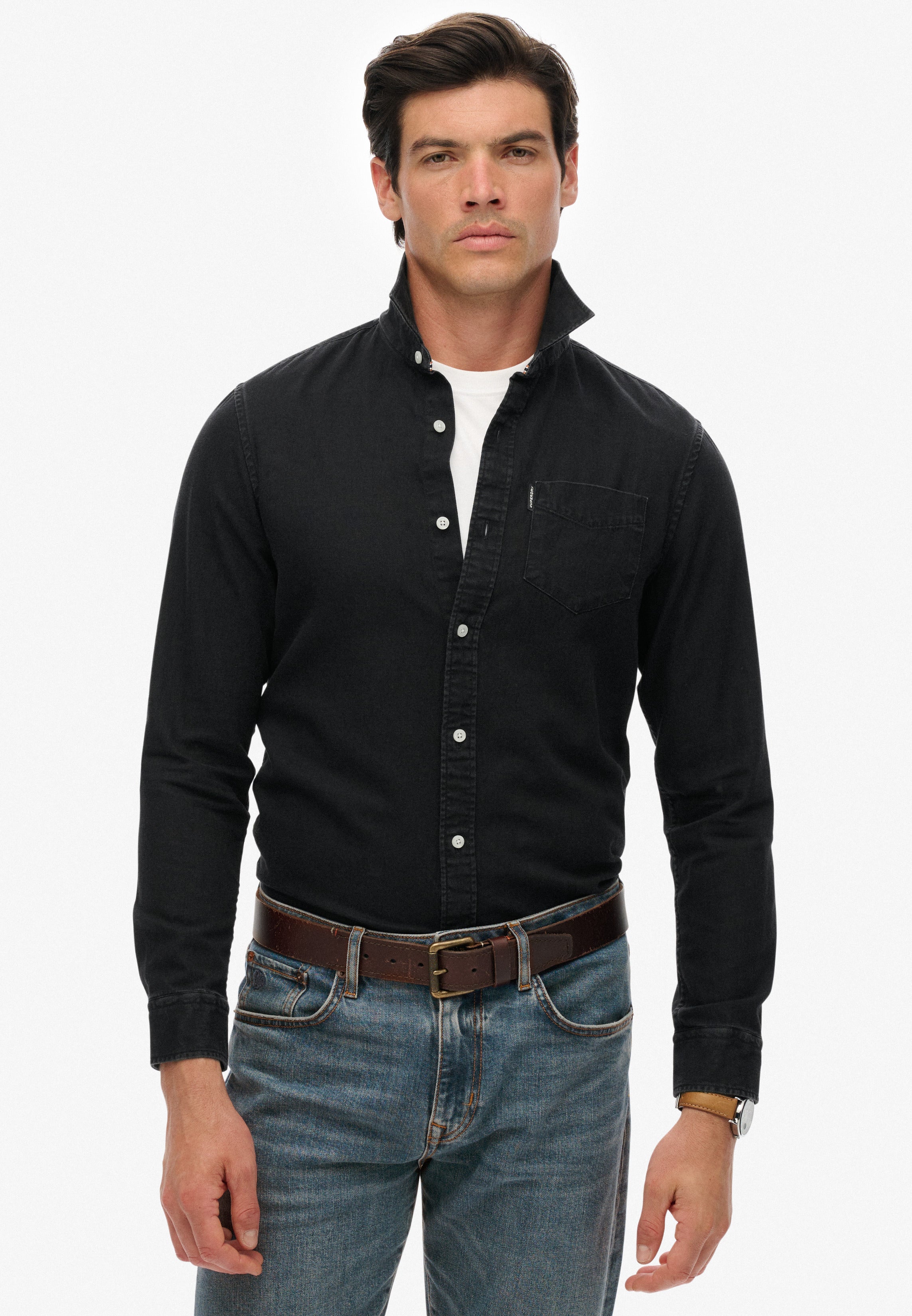 قميص جينز أساسي بأكمام طويلة