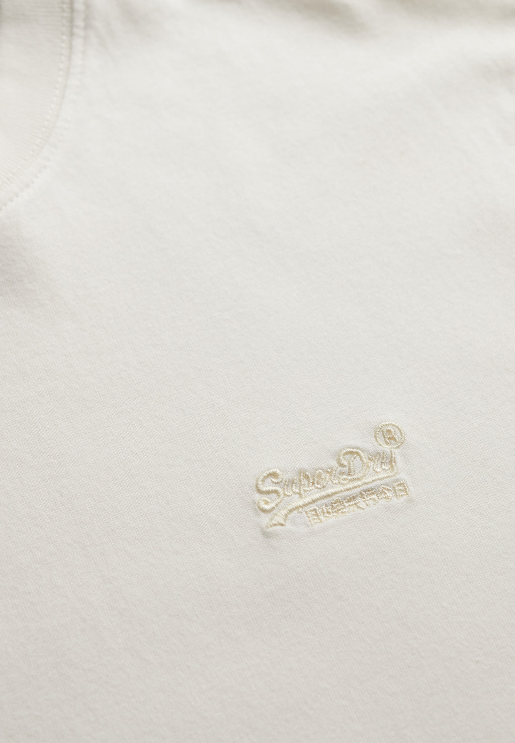 Essential Logo T-Shirt