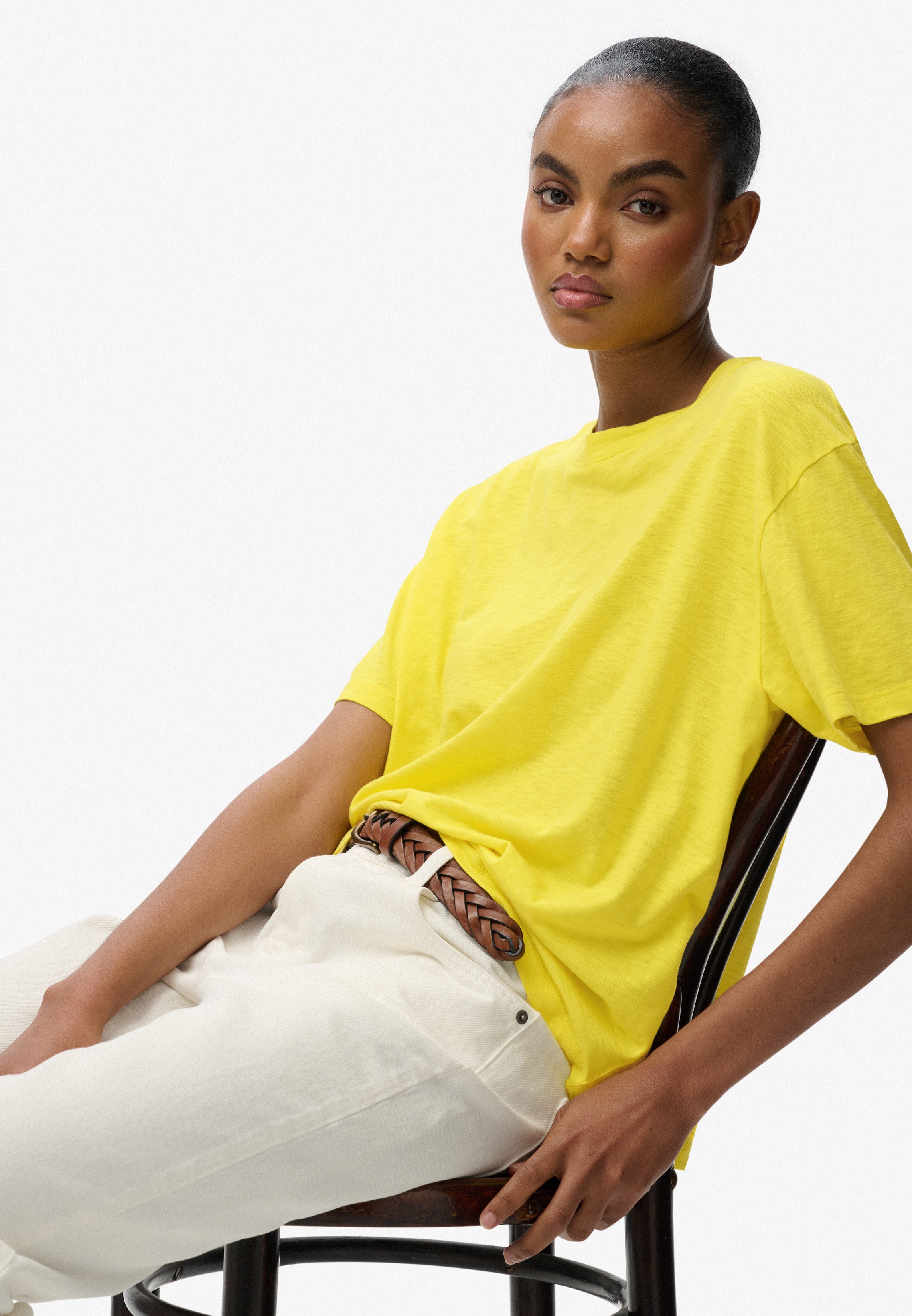 تيشيرت طاقم الاستوديو
